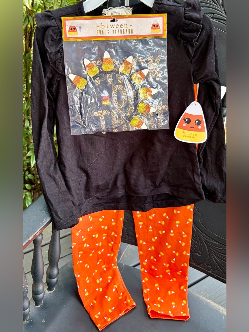 NWT BTWEEN Kids Candy Corn Halloween Outfit - Black Top & Orange Candy Leggings'